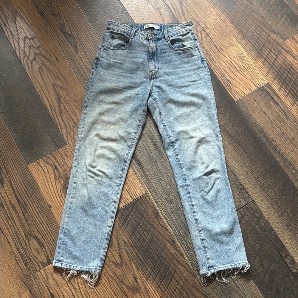 Zara Light Blue Wash High Waist Distressed Boyfriend Jeans Women’s Size 4